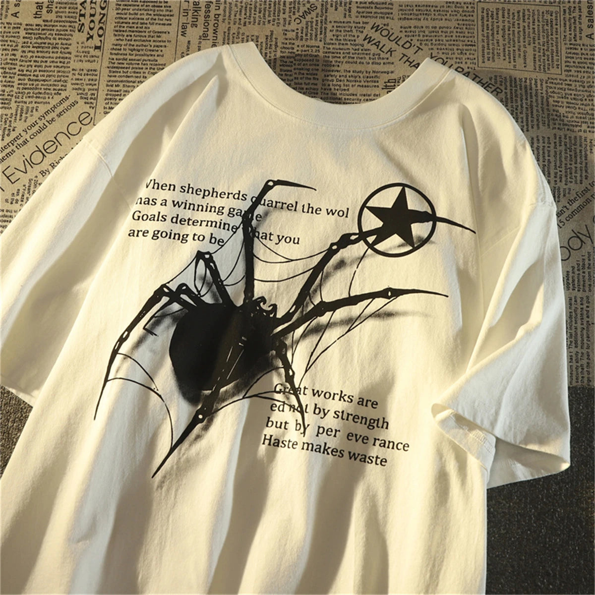 Camiseta Masculina Y2K Streetwear com Estampa de Aranha | Camisa Oversized Estilo Grunge Harajuku Casual